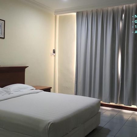 The Upper Deck Hotel 쿠다트 외부 사진