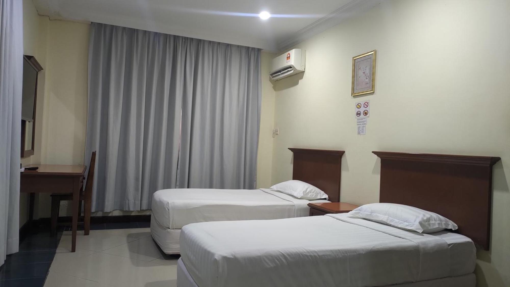 The Upper Deck Hotel 쿠다트 외부 사진