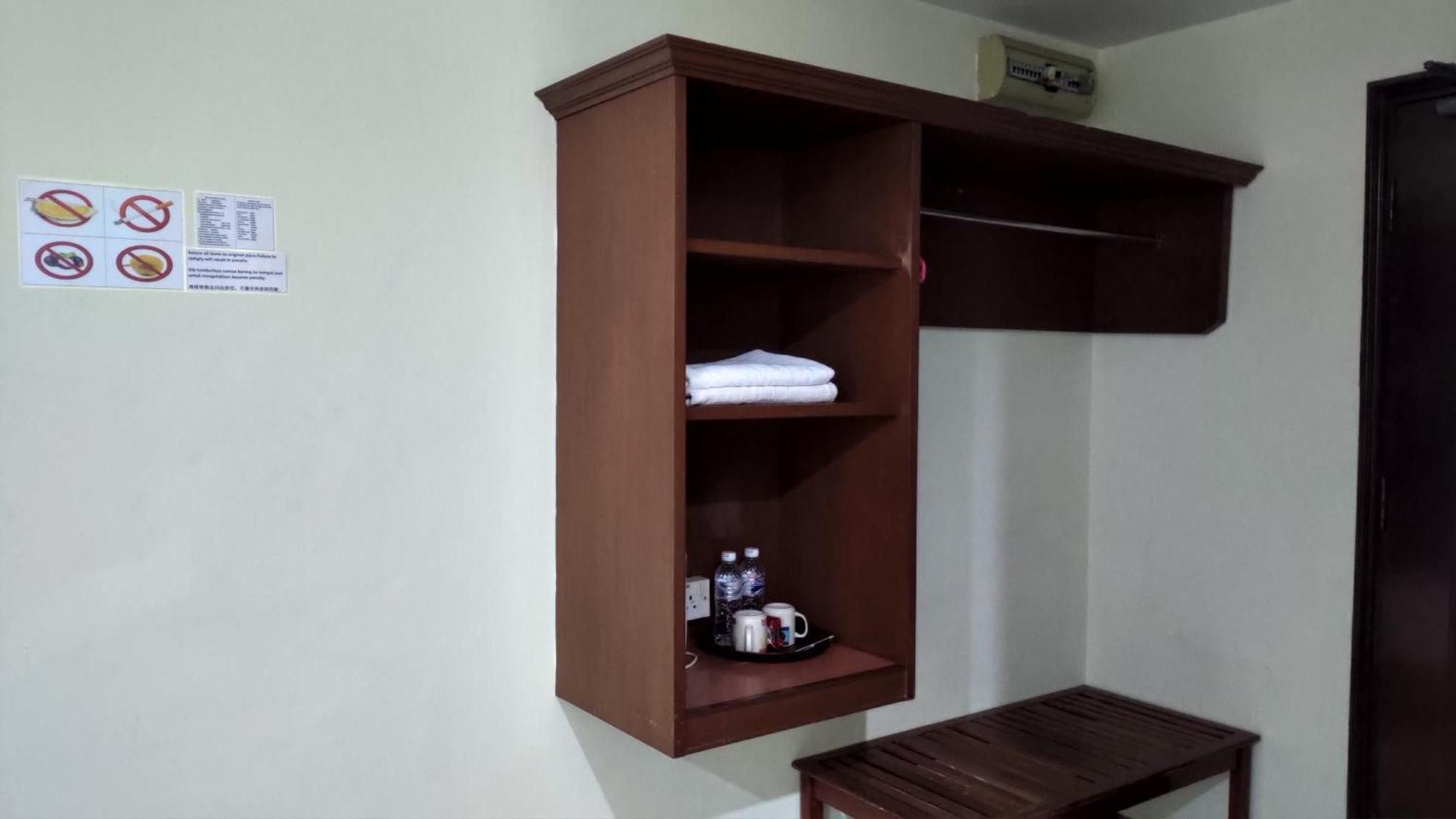 The Upper Deck Hotel 쿠다트 외부 사진