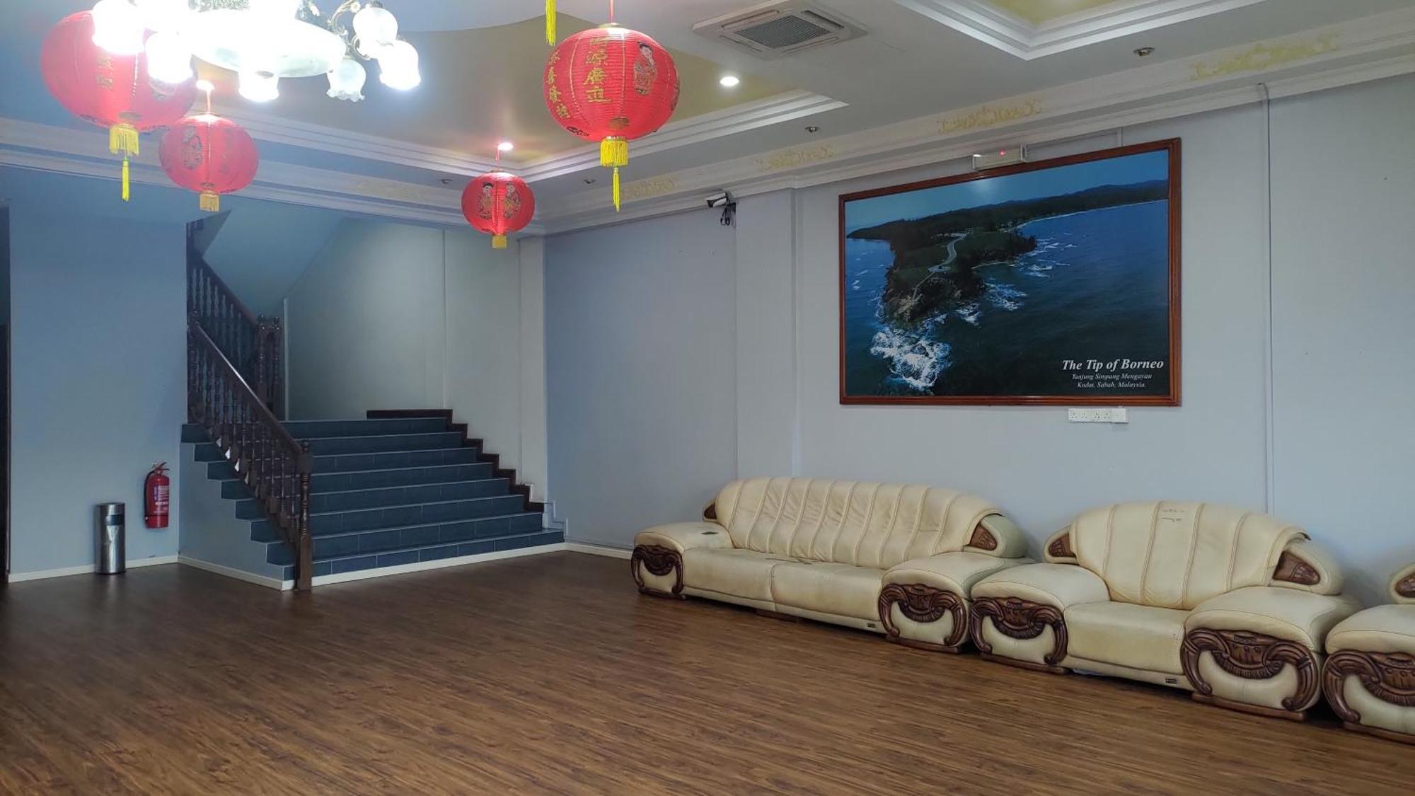 The Upper Deck Hotel 쿠다트 외부 사진
